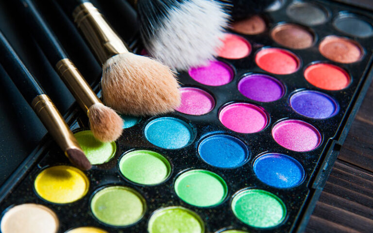 A bright colourful eyeshadow palette